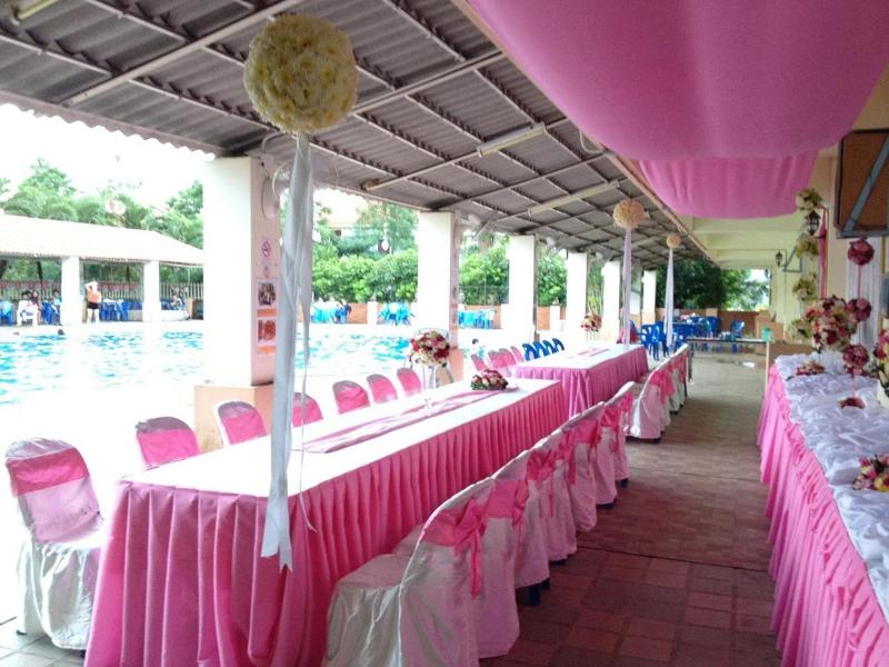 Homeland Resort — exterior view