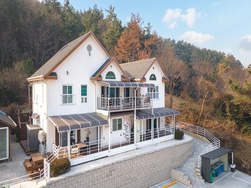 Yeosu Dulggot Pension image
