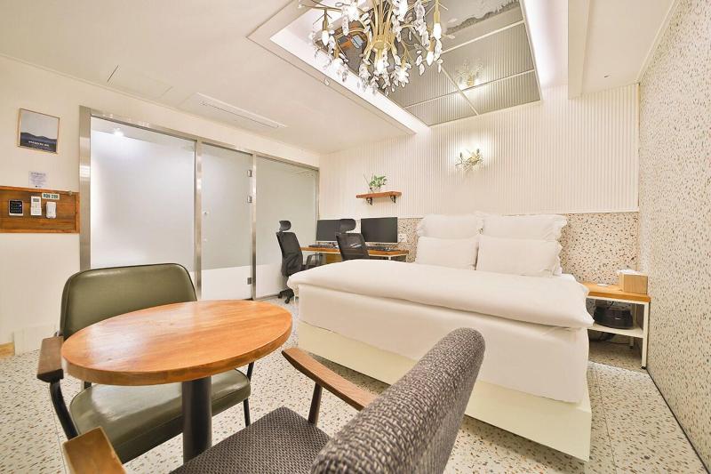 Hotel February Dongdaegu image