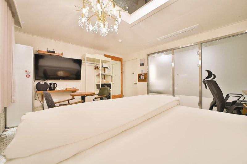 Hotel February Dongdaegu image
