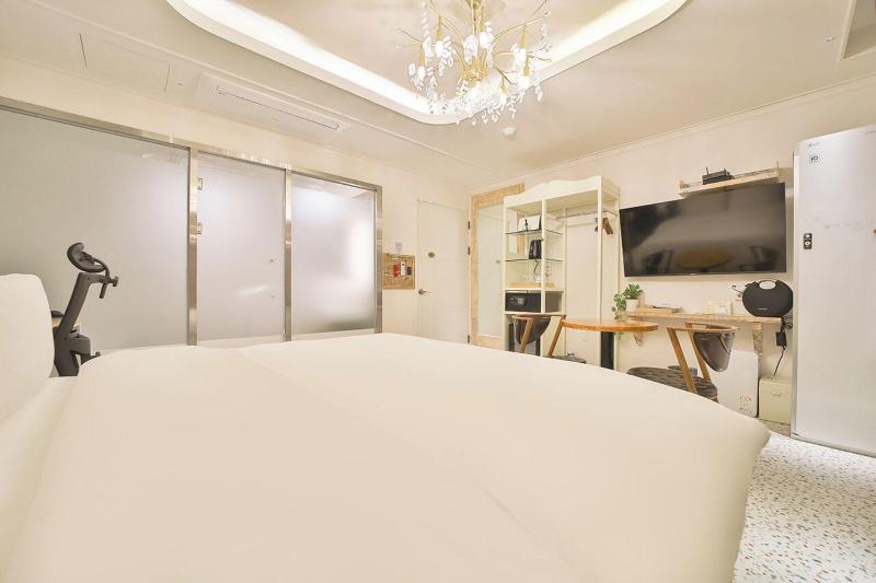 Hotel February Dongdaegu image