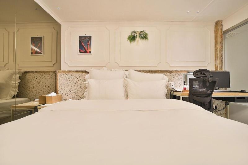 Hotel February Dongdaegu image