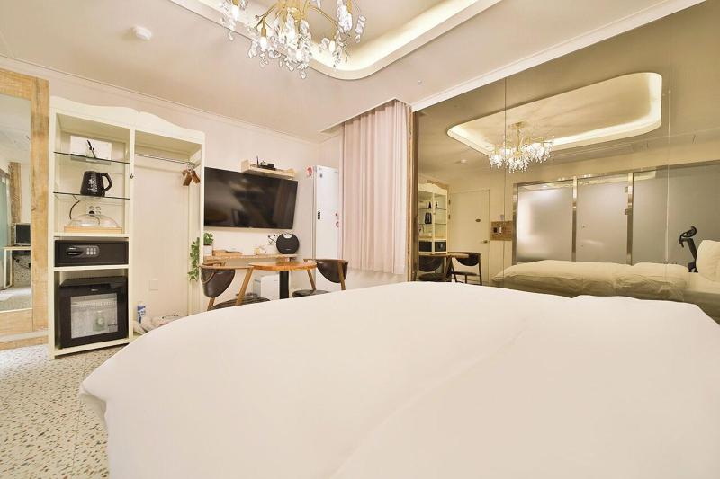 Hotel February Dongdaegu image