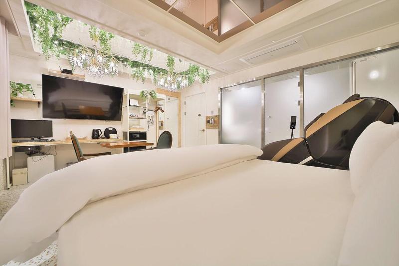 Hotel February Dongdaegu image