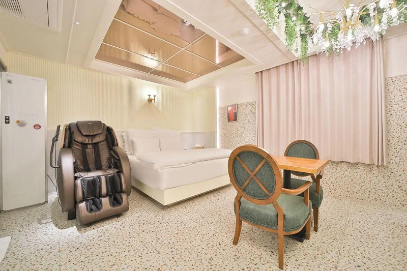 Hotel February Dongdaegu image