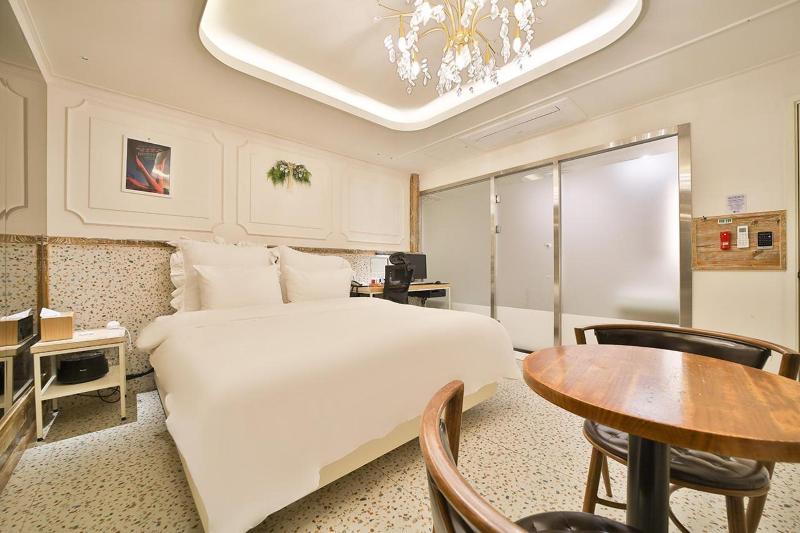 Hotel February Dongdaegu image