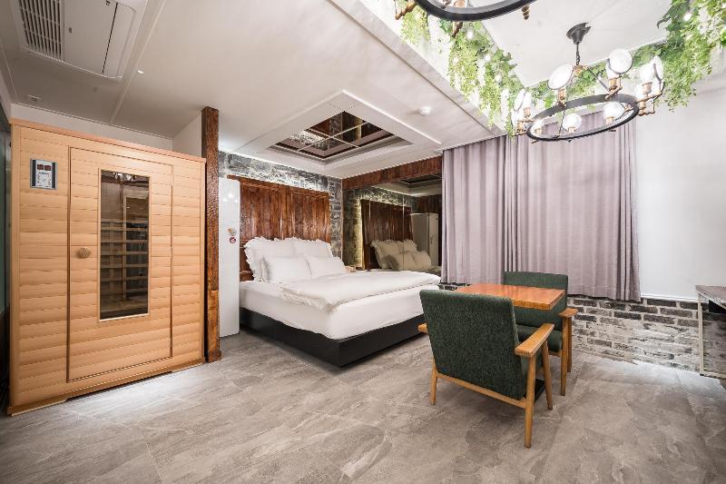 Hotel February Dongdaegu image