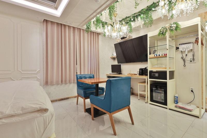 Hotel February Dongdaegu image