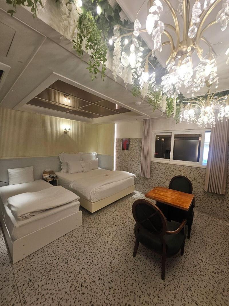 Hotel February Dongdaegu image
