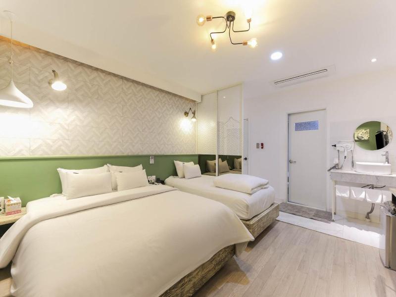 Hotel Yeogieutte Dongdaegu Station image