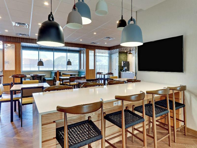 Fairfield Inn Suites By Marriott Dallas Love Field image
