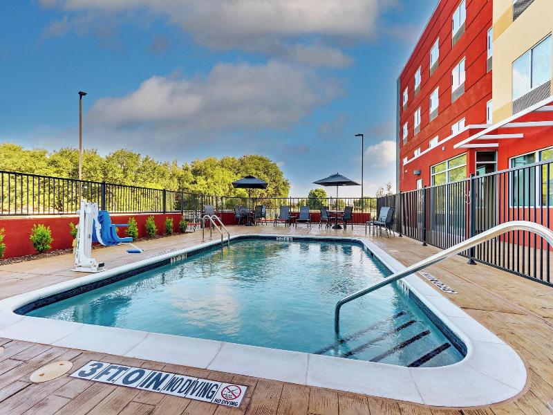 Fairfield Inn Suites By Marriott Dallas Love Field image