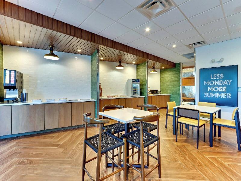 Fairfield Inn Suites By Marriott Dallas Love Field image