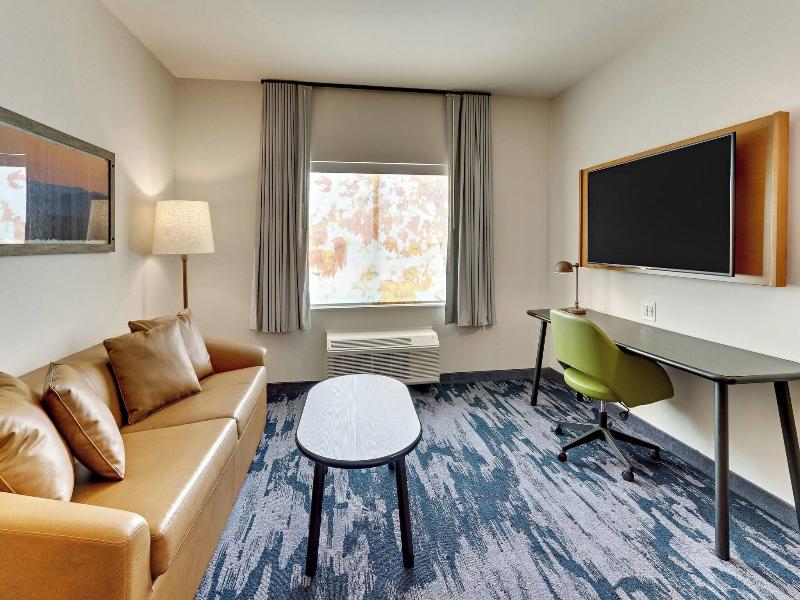 Fairfield Inn Suites By Marriott Dallas Love Field image