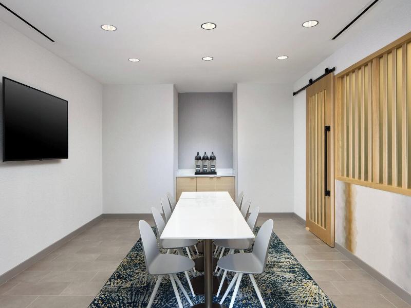 Towneplace Suites By Marriott Plant City image