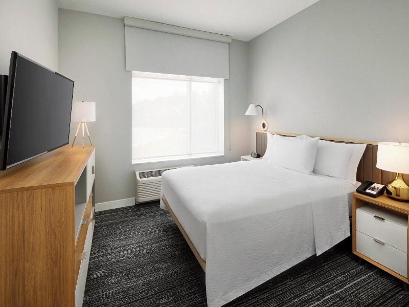 Towneplace Suites By Marriott Plant City image