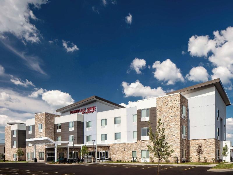 Towneplace Suites By Marriott Milwaukee West Bend image