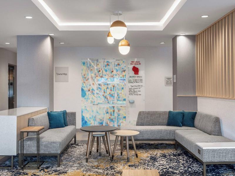 Towneplace Suites By Marriott Milwaukee West Bend image