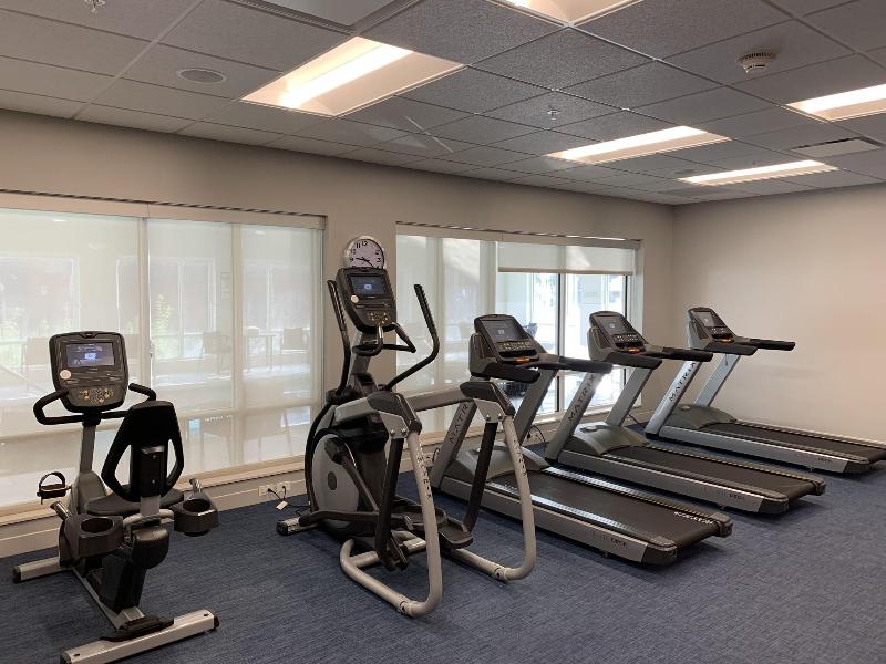 Towneplace Suites By Marriott Milwaukee West Bend image