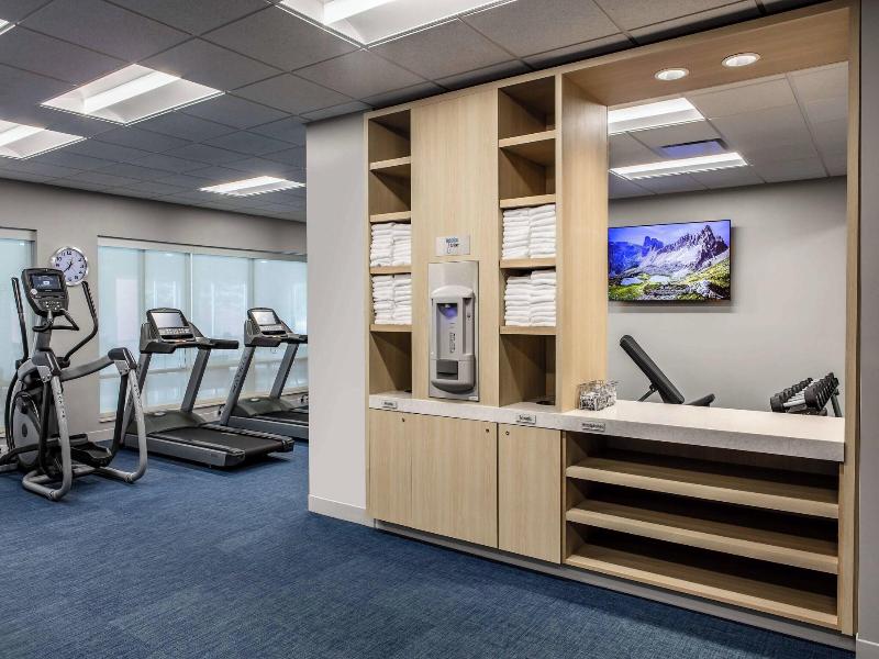 Towneplace Suites By Marriott Milwaukee West Bend image