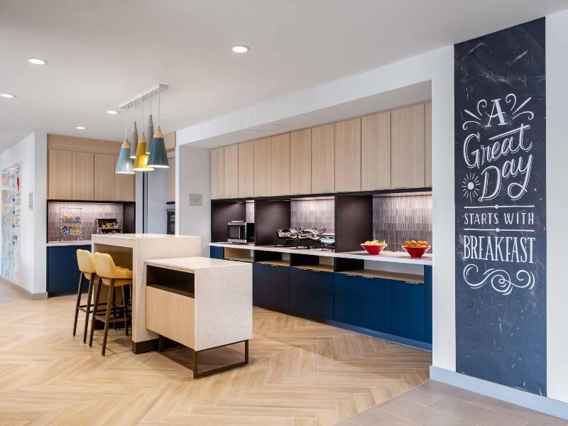 Towneplace Suites By Marriott Milwaukee West Bend image