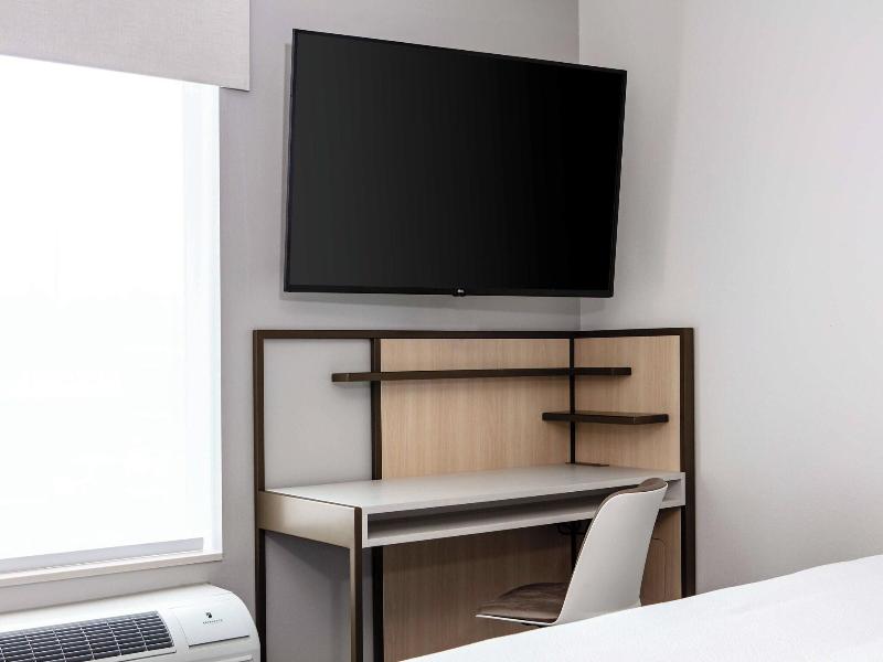 Towneplace Suites By Marriott Milwaukee West Bend image
