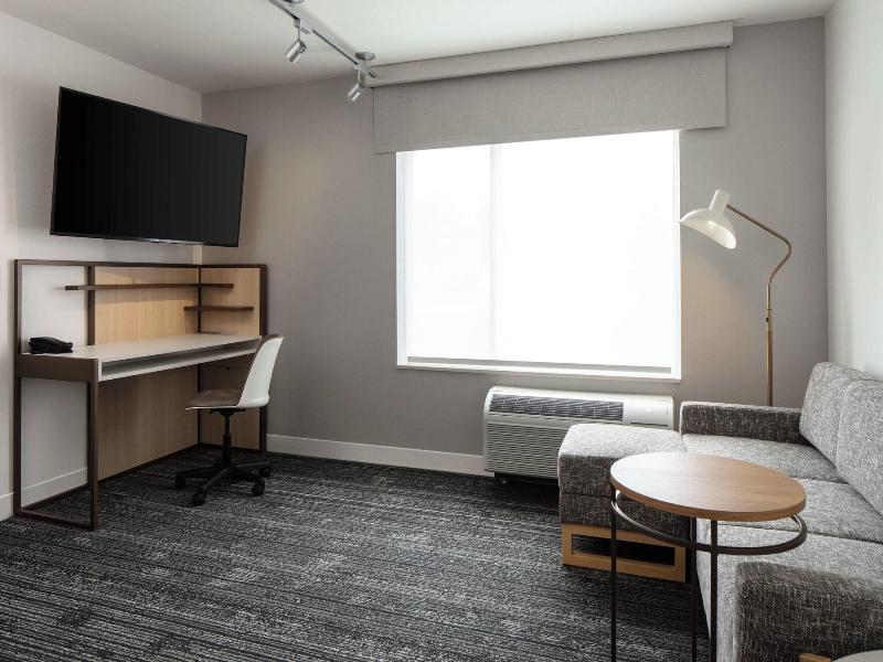 Towneplace Suites By Marriott Milwaukee West Bend image