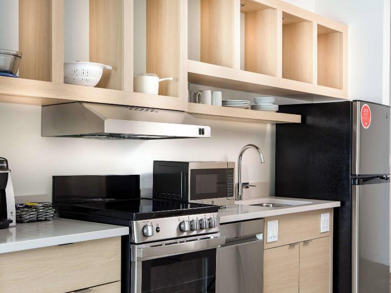 Towneplace Suites By Marriott Milwaukee West Bend image