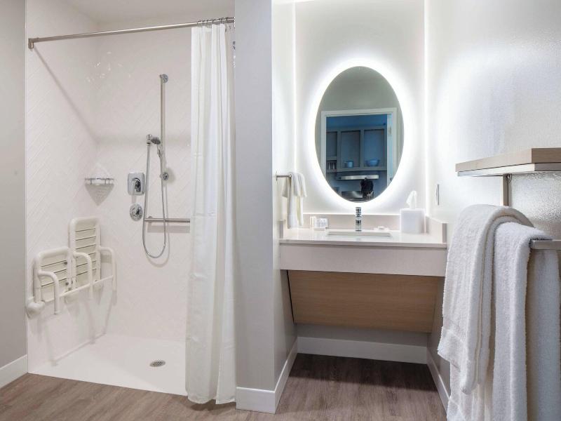 Towneplace Suites By Marriott Milwaukee West Bend image