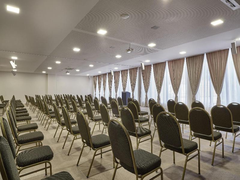 Lefel Hotel