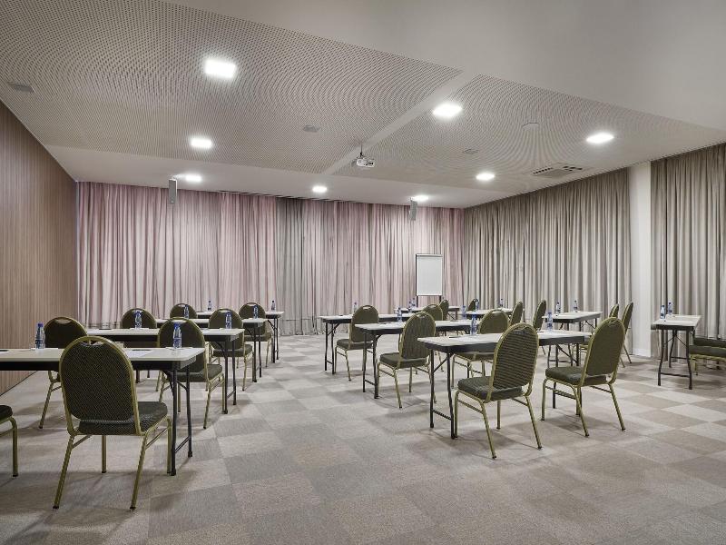 Lefel Hotel