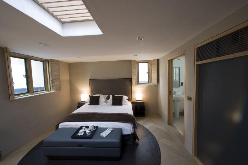 Roch Castle Hotel image