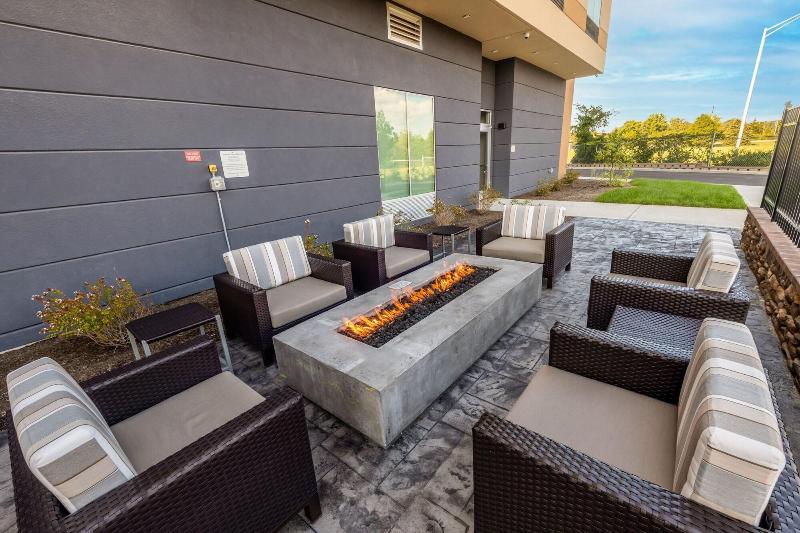 Fairfield Inn Suites By Marriott Knoxville Clinton image