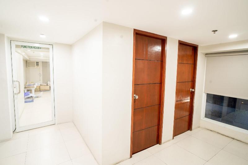 Gilmore Tower Suites By Sms Hospitality image