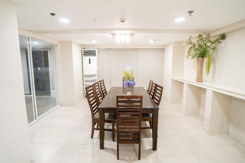 Gilmore Tower Suites By Sms Hospitality image