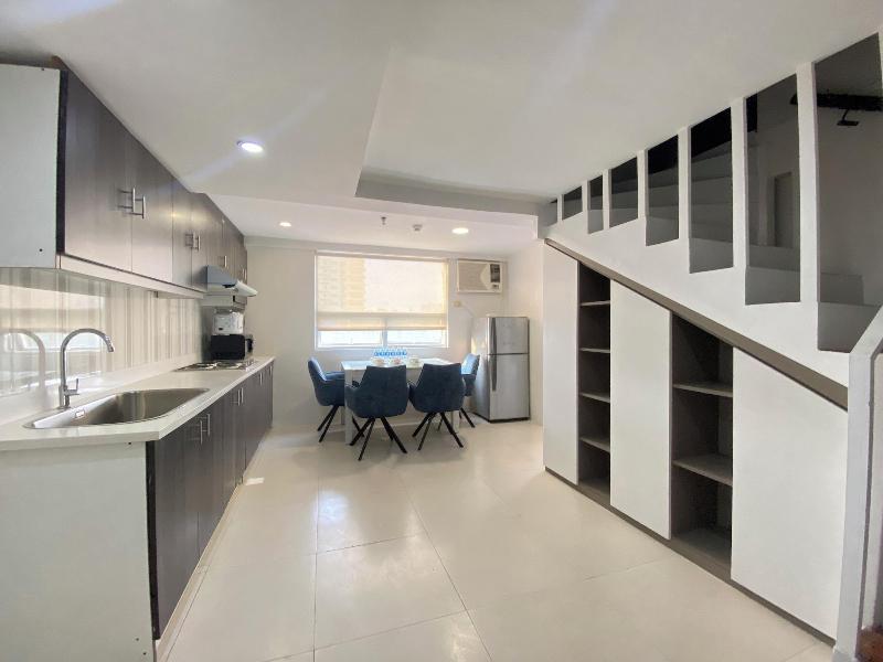 Gilmore Tower Suites By Sms Hospitality image