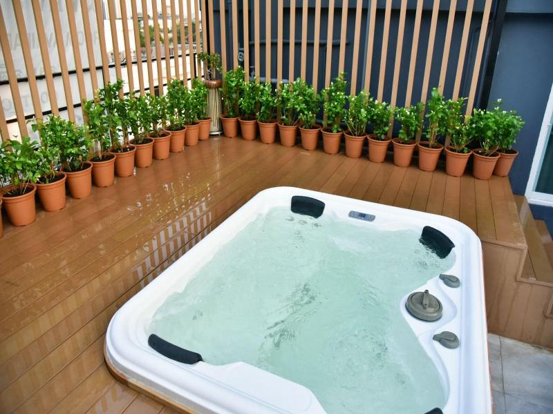 The Kaze 34 Hotel And Serviced Residence image