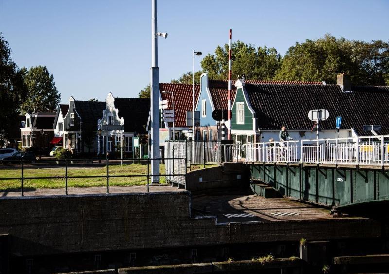 Sweets Buiksloterdraaibrug image