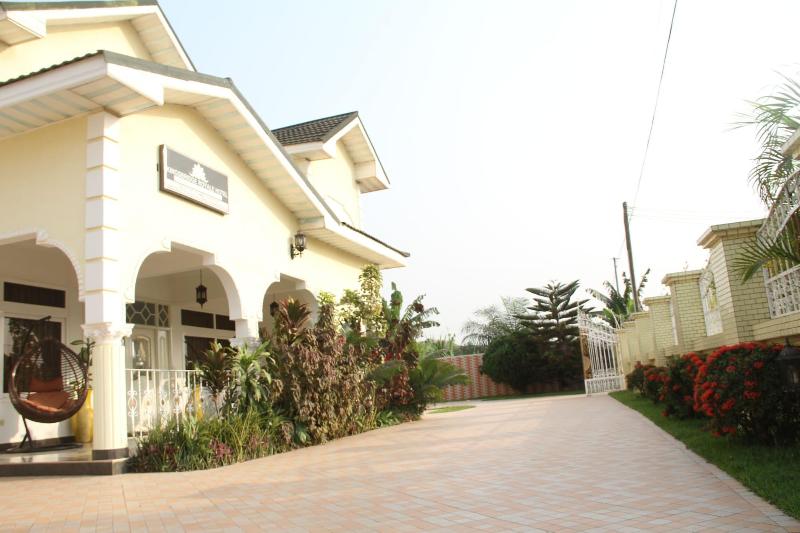 Kingsbridge Royale Hotel image