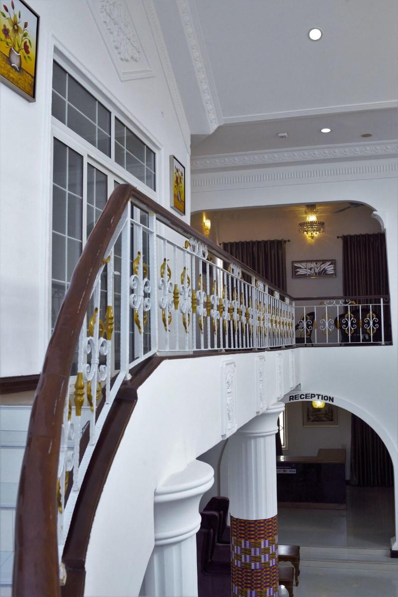 Kingsbridge Royale Hotel image