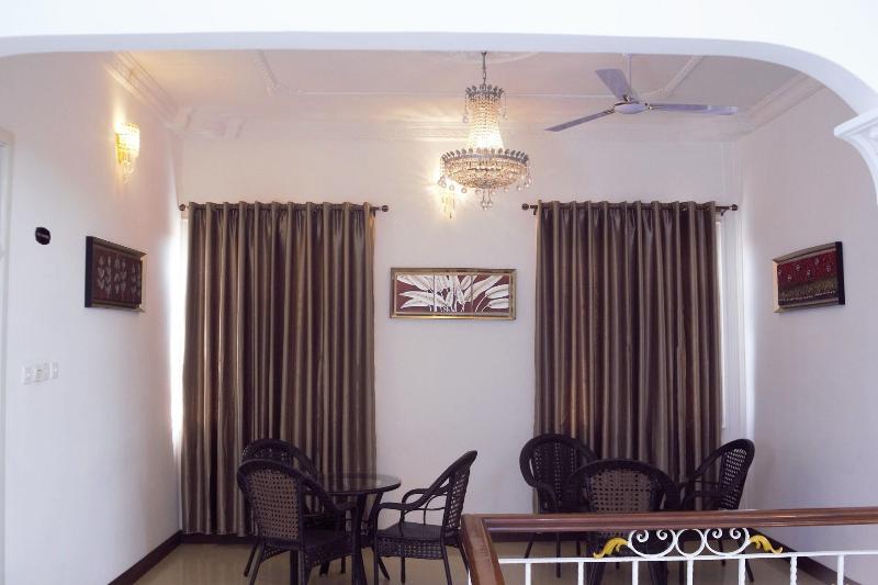 Kingsbridge Royale Hotel image