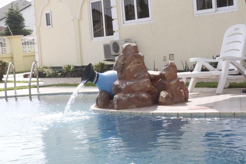 Kingsbridge Royale Hotel image