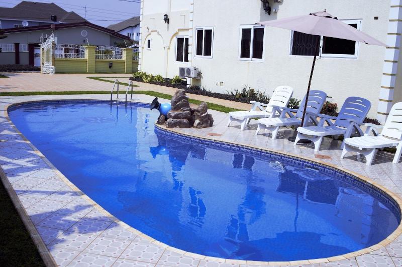 Kingsbridge Royale Hotel image