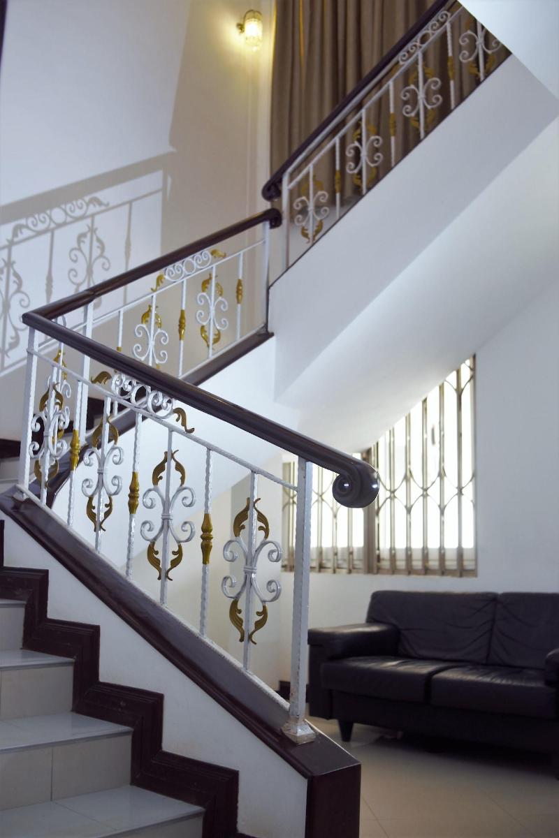 Kingsbridge Royale Hotel image
