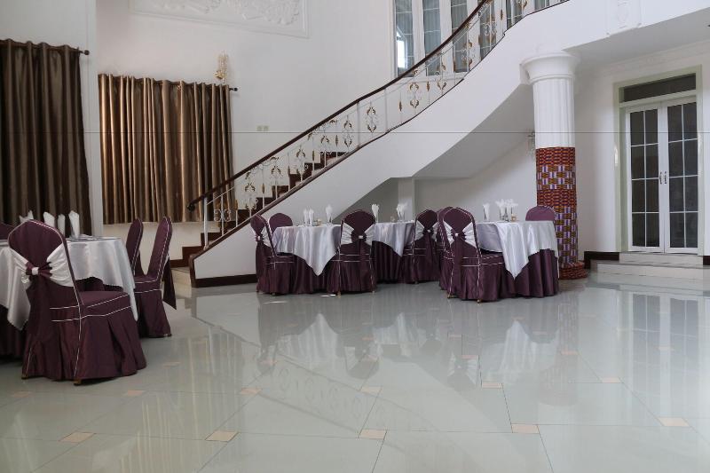 Kingsbridge Royale Hotel image