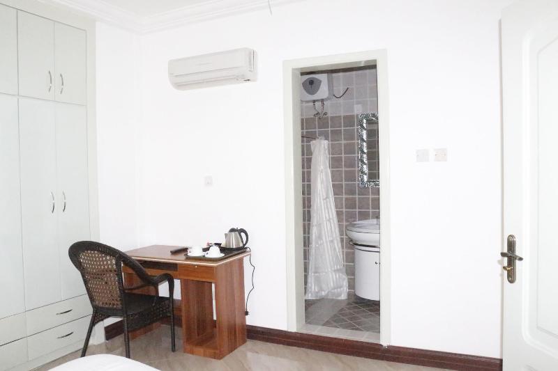 Kingsbridge Royale Hotel image
