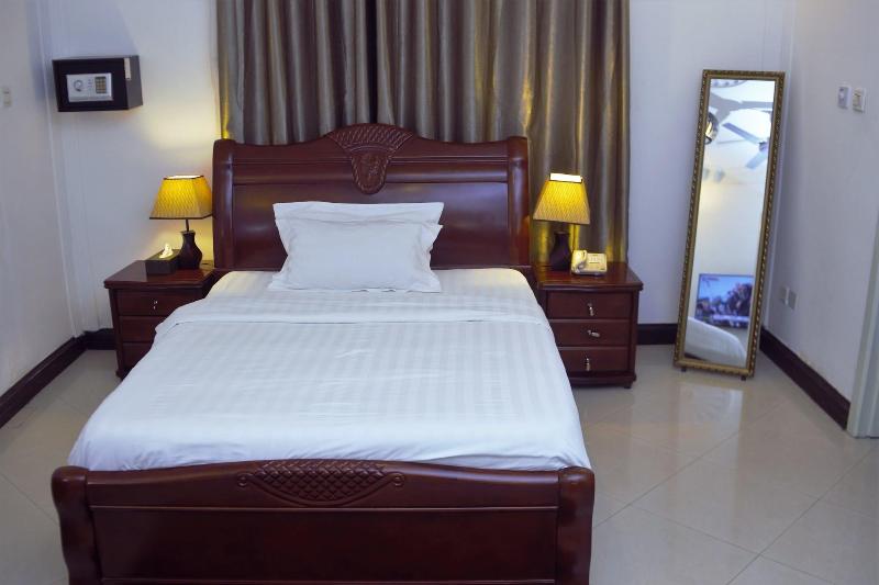 Kingsbridge Royale Hotel image