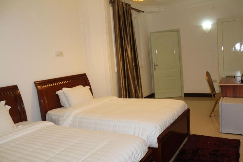 Kingsbridge Royale Hotel image