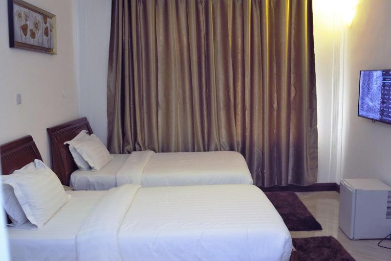 Kingsbridge Royale Hotel image