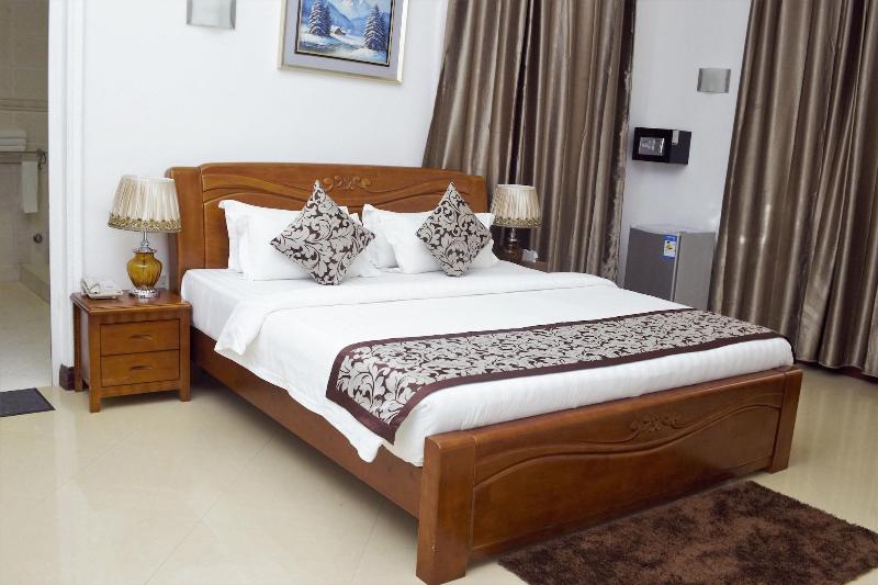 Kingsbridge Royale Hotel image